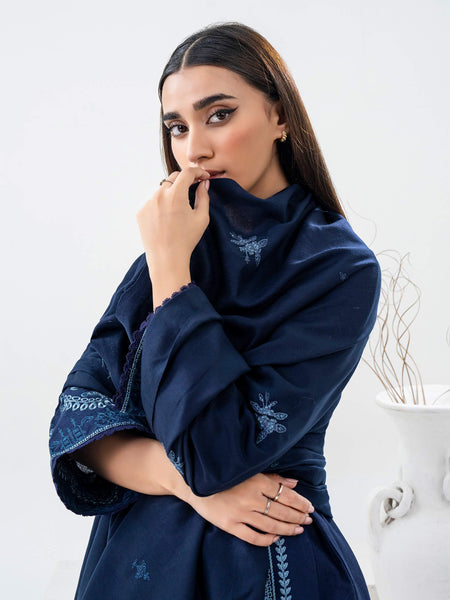 3 Piece Khaddar Suit-Embroidered (Pret)